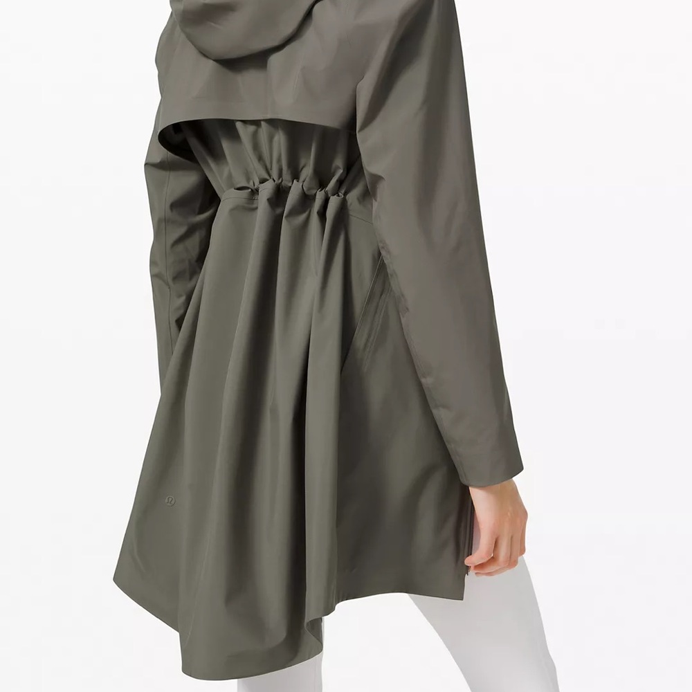 NEW Lululemon Rain Rebel Jacket size 4